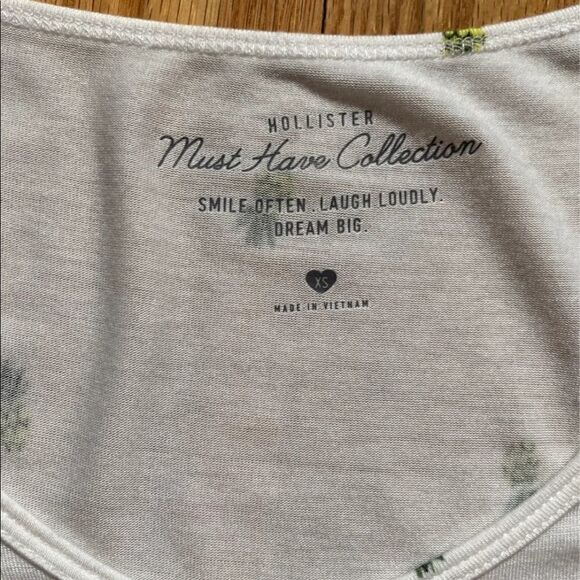 Hollister Pineapple Shirt  - Picture 2 of 3